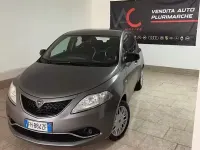 Usado Lancia Ypsilon S 95 HP (69 kW) 2017 Cinzento Citadino