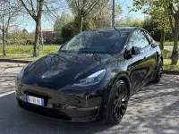 Usata Tesla Model Y Performance 155 kW (211 CV) 2024 SUV