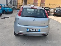 Usata Fiat Grande Punto 65 CV (47 kW) 2006 Grigio Utilitaria