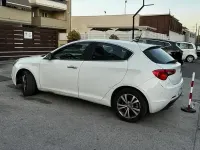 Usata Alfa Romeo Giulietta Distinctive 120 CV (88 kW) 2012 Bianco Utilitaria