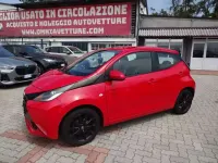 Usata Toyota Aygo X-clusiv 69 CV (50 kW) 2016 Rosso Utilitaria