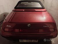Usata Alfa Romeo Spider 150 CV (110 kW) 1995 Rosso Cabrio