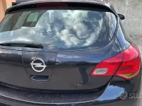 Usata Opel Astra 110 CV (80 kW) 2010 Nero Berlina