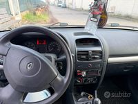 Usata Renault Clio II 58 CV (42 kW) 2004 Blu Berlina