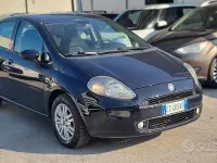 Usata Fiat Punto Lounge 75 CV (55 kW) 2015 Blu Utilitaria