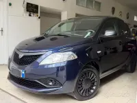 Usata Lancia Ypsilon 69 CV (50 kW) 2018 Blu Utilitaria