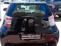 Usata Toyota iQ 90 CV (66 kW) 2011 Nero Utilitaria