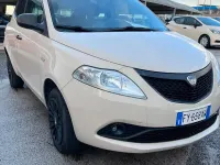 Usata Lancia Ypsilon 84 CV (61 kW) 2019 Beige Utilitaria