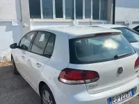 Usata VW Golf VI 105 CV (77 kW) 2011 Bianco Utilitaria