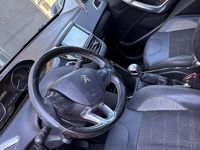 Usata Peugeot 2008 Allure 100 CV (73 kW) 2015 Nero SUV