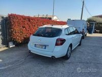 Usata Renault Laguna III 150 CV (110 kW) 2010 Bianco Station wagon