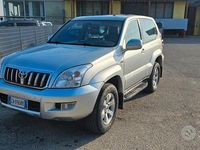 Usata Toyota Land Cruiser Executive 172 CV (126 kW) 2005 Argento SUV
