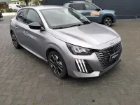 Usata Peugeot 208 Allure 101 CV (74 kW) 2025 Grigio Utilitaria