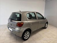 Usata Toyota Yaris Sol 87 CV (63 kW) 2005 Grigio Berlina
