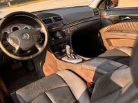 Usata Mercedes E270 Avantgarde 177 CV (130 kW) 2004 Argento Berlina
