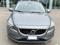 Usata Volvo V40 Business Edition 120 CV (88 kW) 2017 Grigio Berlina