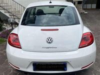 Usata VW Beetle 105 CV (77 kW) 2012 Bianco Utilitaria