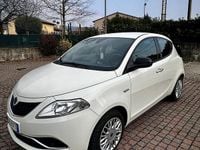 Usata Lancia Ypsilon 69 CV (50 kW) 2017 Bianco Utilitaria