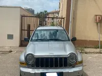 Usata Jeep Cherokee 163 CV (119 kW) 2005 Grigio SUV