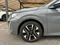 Usata Peugeot 208 Allure 101 CV (74 kW) 2025 Grigio Utilitaria