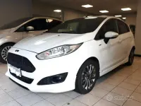 Usata Ford Fiesta ST-Line 75 CV (55 kW) 2017 Bianco Utilitaria
