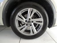 Usata VW T-Roc R-line 116 CV (85 kW) 2024 Beige SUV