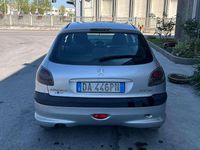 Usata Peugeot 206 68 CV (50 kW) 2006 Argento Berlina