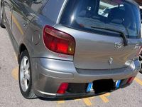 Usata Toyota Yaris 105 CV (77 kW) 2005 Grigio Berlina