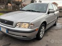 Usata Volvo V40 108 CV (79 kW) 2000 Grigio Station wagon