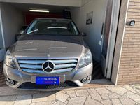 Usata Mercedes B200 Business 135 CV (99 kW) 2014 Marrone Monovolume