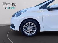 Usata Peugeot 208 Active 82 CV (60 kW) 2019 Bianco pastello Utilitaria