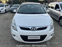 Usata Hyundai i20 Comfort 75 CV (55 kW) 2011 Bianco Utilitaria