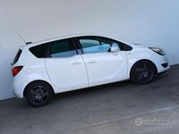 Usata Opel Meriva Cosmo 95 CV (69 kW) 2015 Bianco Monovolume