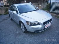 Usata Volvo S40 Kinetic 136 CV (100 kW) 2005 Argento Berlina