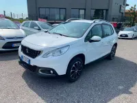 Usata Peugeot 2008 Active 75 CV (55 kW) 2017 Bianco SUV