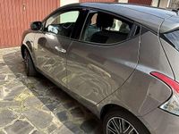 Usata Lancia Ypsilon Gold 69 CV (50 kW) 2022 Grigio Utilitaria