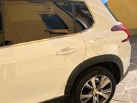 Usata Peugeot 2008 Allure 100 CV (73 kW) 2016 Bianco SUV