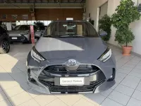 Nuova Toyota Yaris Hybrid Premium 131 CV (96 kW) 2026 Grigio Berlina