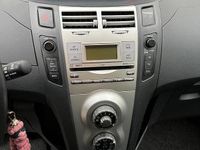 Usata Toyota Yaris 87 CV (63 kW) 2008 Grigio Utilitaria