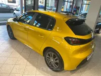 Usata Peugeot 208 Active 75 CV (55 kW) 2021 Giallo Utilitaria