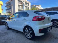 Usata Kia Rio 75 CV (55 kW) 2015 Bianco Berlina