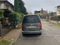 Usata VW Caddy 122 CV (89 kW) 2017 Grigio Monovolume