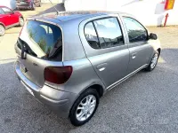 Usata Toyota Yaris Sol 75 CV (55 kW) 2003 Grigio Berlina