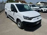 Usata Fiat Doblò 102 CV (75 kW) 2023 Blu Monovolume