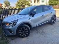 Occasion Renault Captur Techno 101 ch (74 kW) 2024 Gris SUV
