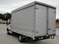 Usata Iveco 35.12 120 CV (88 kW) 2006 Bianco pastello Furgone