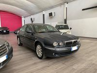 Usata Jaguar X-type Executive 196 CV (144 kW) 2001 Grigio Berlina