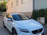 Usata Volvo V40 R-Design Momentum 120 CV (88 kW) 2018 Bianco Berlina