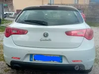 Usata Alfa Romeo Giulietta Distinctive 105 CV (77 kW) 2011 Bianco Utilitaria