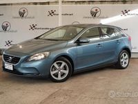 Usata Volvo V40 Kinetic 115 CV (84 kW) 2014 Blu Berlina